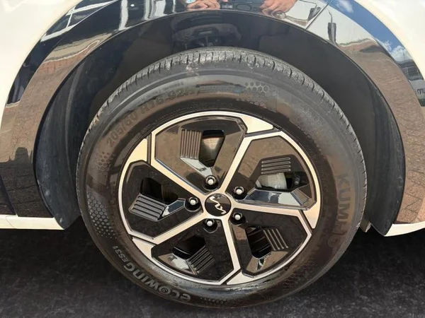 KIA Niro HEV (2022) — foto 2 van 23
