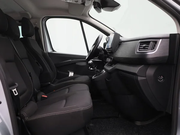 Renault Trafic (2024) — foto 2 van 40