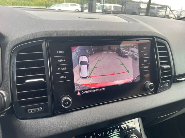 SKODA Karoq (2023) — foto 3 van 20