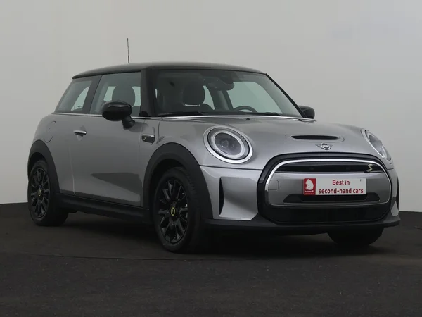 MINI Cooper SE (2023) — foto 26 van 31