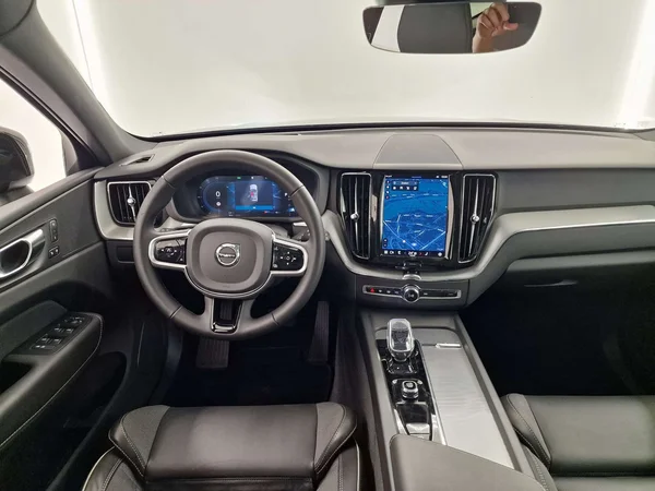 Volvo XC60 (2025) — foto 14 van 18