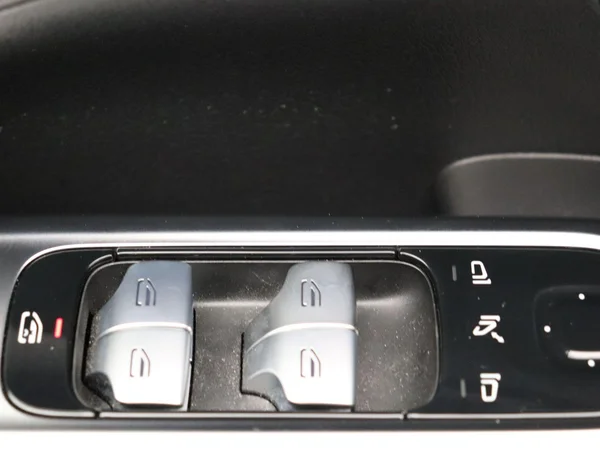 Mercedes-Benz C-Klasse (2023) — foto 2 van 33