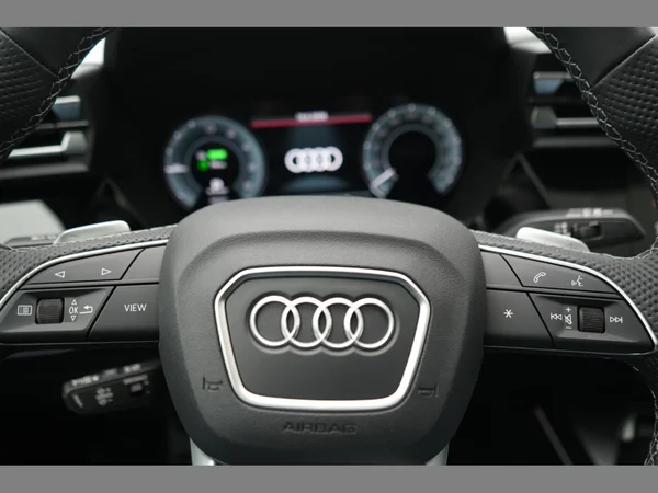 AUDI A3 Sportback PHEV (2025) — foto 17 van 35