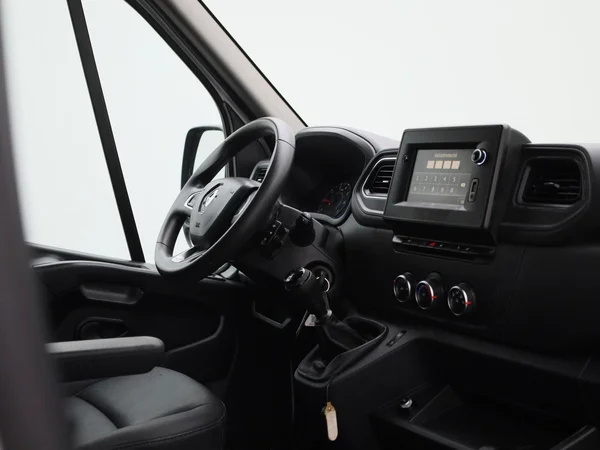 Renault Master (2023) — foto 34 van 36