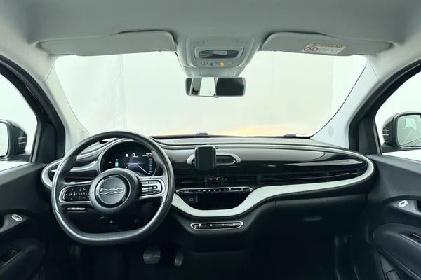 Fiat E-500 (2023) — foto 20 van 20