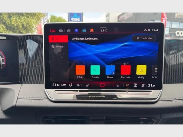 Volkswagen Tiguan (2024) — foto 16 van 29