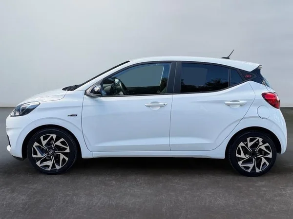 HYUNDAI i10 (2022) — foto 28 van 31