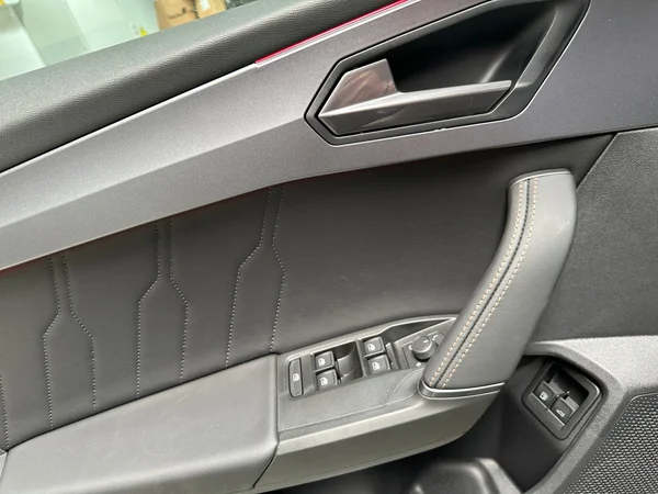 CUPRA Leon ST (2024) — foto 11 van 23