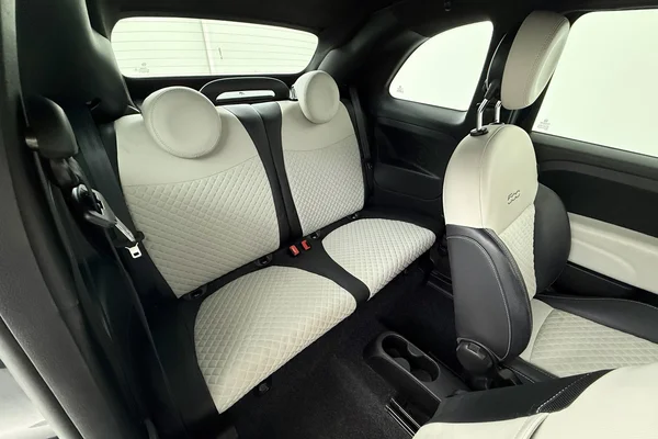 Fiat 500c (2021) — foto 2 van 27