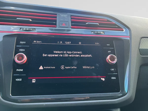 VOLKSWAGEN Tiguan (2023) — foto 23 van 24