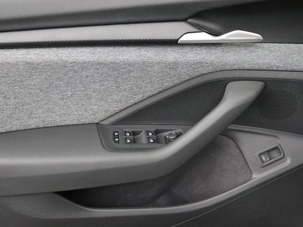 SKODA Superb Combi (2025) — foto 10 van 19
