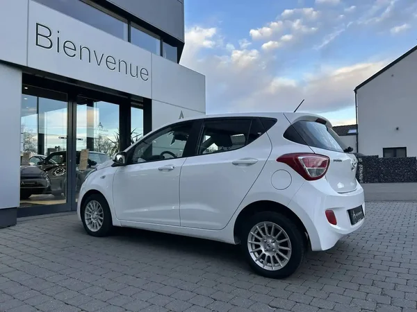 Hyundai I10 (2015) — foto 8 van 17
