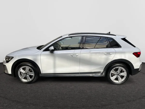AUDI A3 Allstreet (2025) — foto 3 van 13