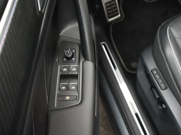 Volkswagen Tiguan Allspace (2024) — foto 21 van 35