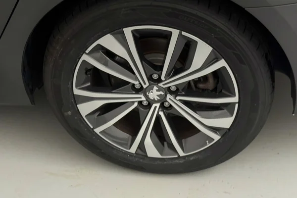 Peugeot 508 PHEV (2021) — foto 22 van 32