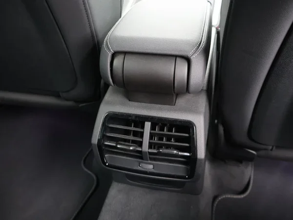 Audi Q3 (2020) — foto 13 van 25