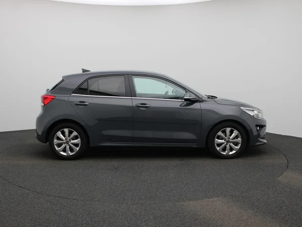 Kia Rio (2023) — foto 35 van 38