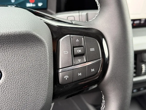 Ford Transit Courier (2025) — foto 18 van 35