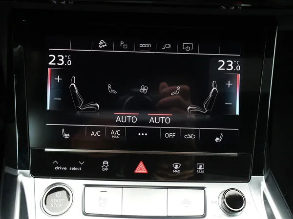Audi e-tron (2022) — foto 14 van 27