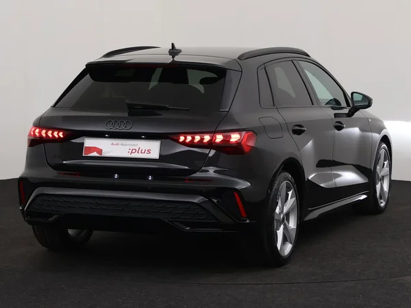 AUDI A3 Sportback (2025) — foto 11 van 18