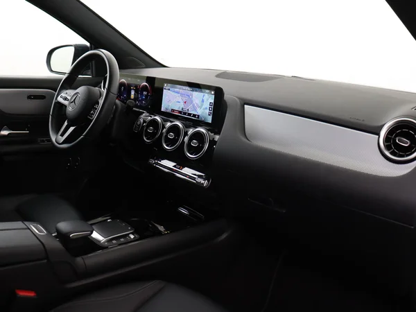 MERCEDES GLA 250 (2022) — foto 3 van 33