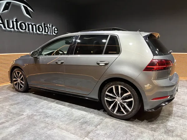 Volkswagen Golf (2018) — foto 17 van 25