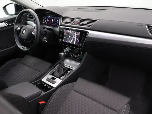 Škoda Superb (2023) — foto 23 van 29
