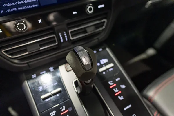 Porsche Macan (2024) — foto 24 van 44