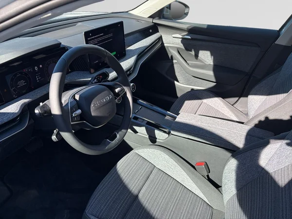 SKODA Superb Combi (2026) — foto 19 van 24
