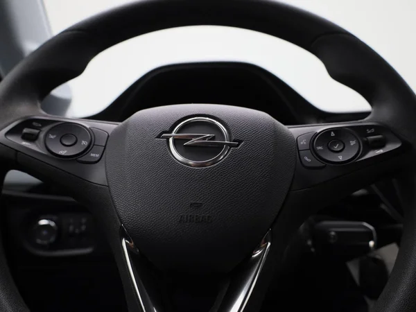 Opel Corsa (2023) — foto 18 van 35