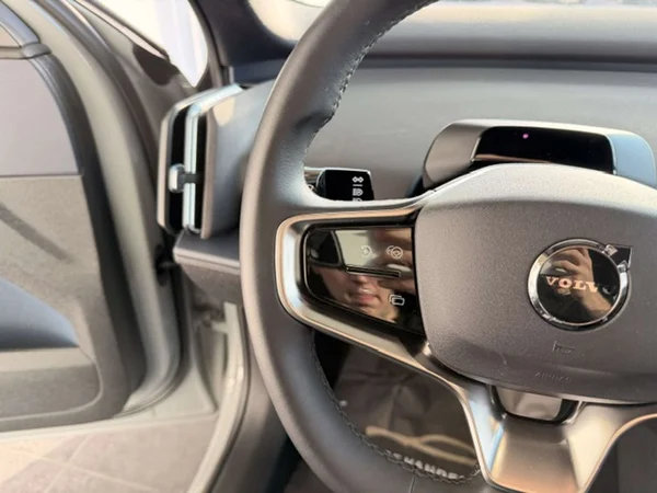 Volvo EX30 (2024) — foto 8 van 20