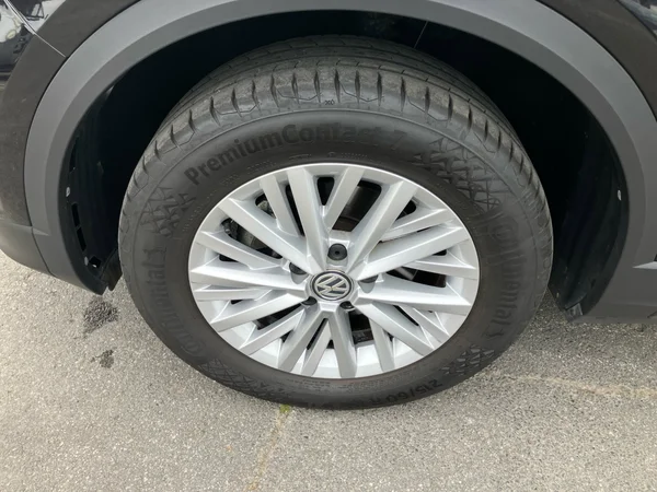 VOLKSWAGEN T-Roc (2020) — foto 4 van 25