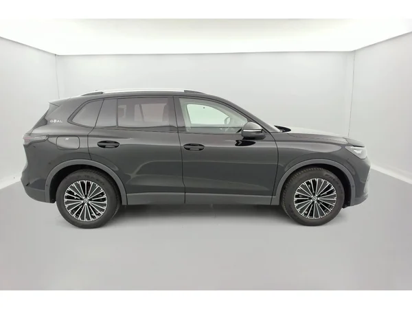 VOLKSWAGEN Tiguan (2025) — foto 33 van 36