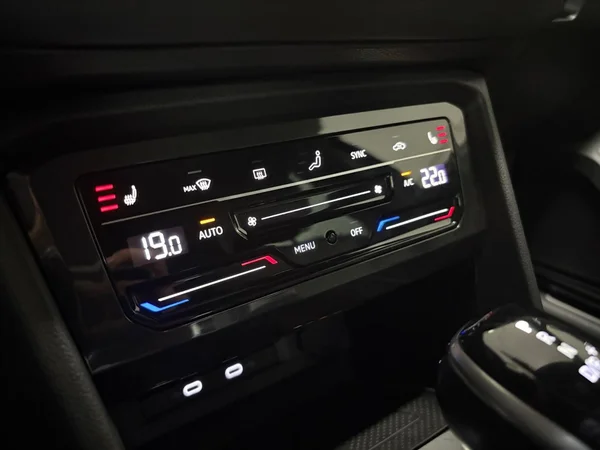 VOLKSWAGEN Tiguan eHybrid (PHEV) (2022) — foto 3 van 15