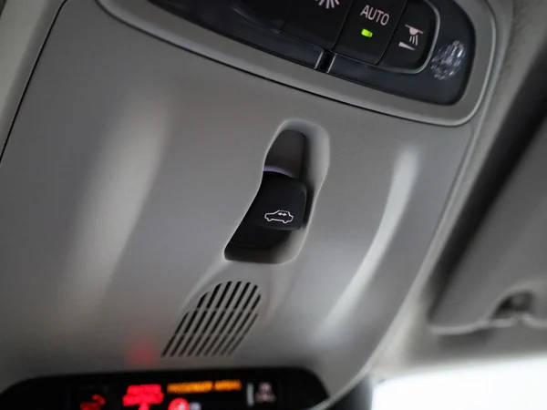 Volvo XC40 (2021) — foto 17 van 42
