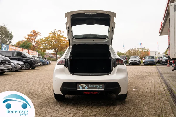 Peugeot 208 (2021) — foto 35 van 38