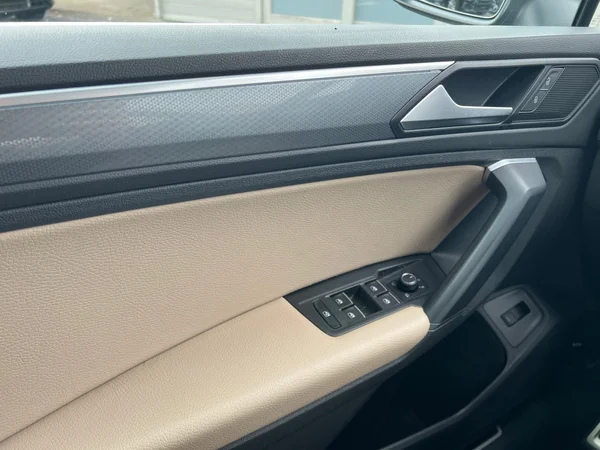 VOLKSWAGEN Tiguan (2022) — foto 8 van 24