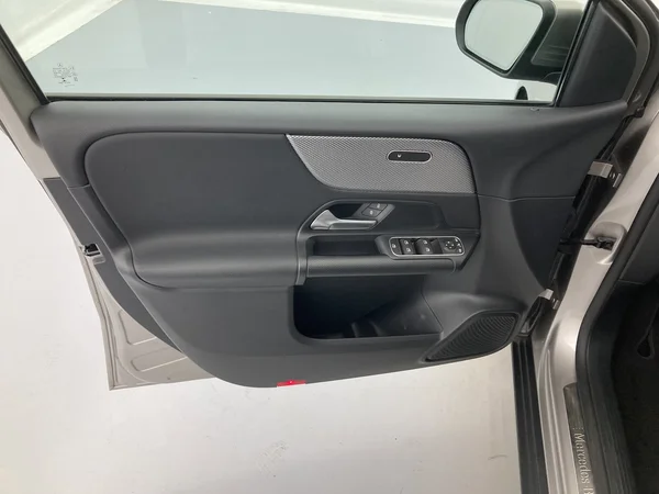 MERCEDES-BENZ B 180 (2020) — foto 17 van 36