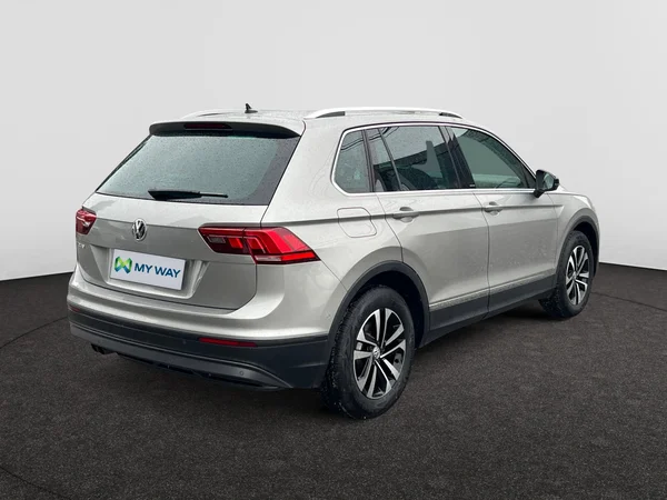 VOLKSWAGEN Tiguan (2020) — foto 11 van 18