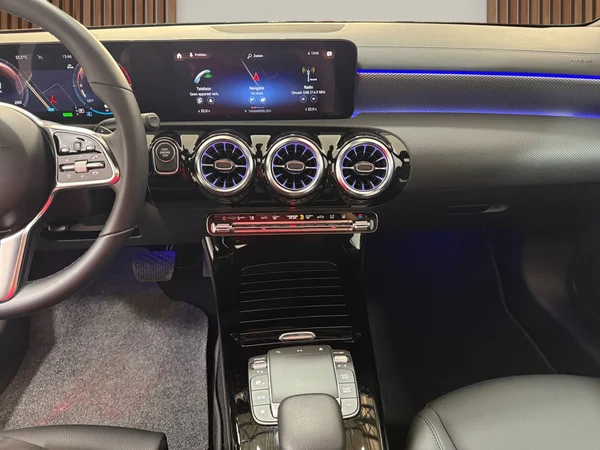 Mercedes-Benz CLA-250 (2023) — foto 13 van 31