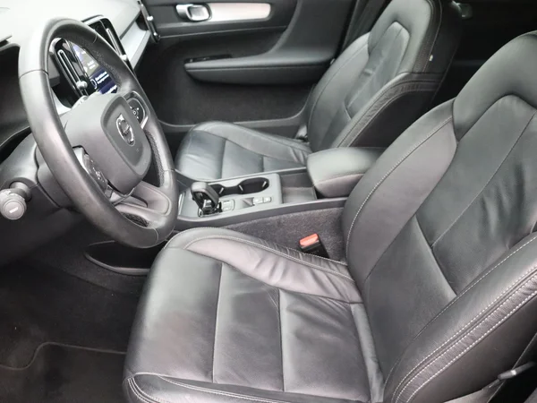 Volvo XC40 (2022) — foto 3 van 24