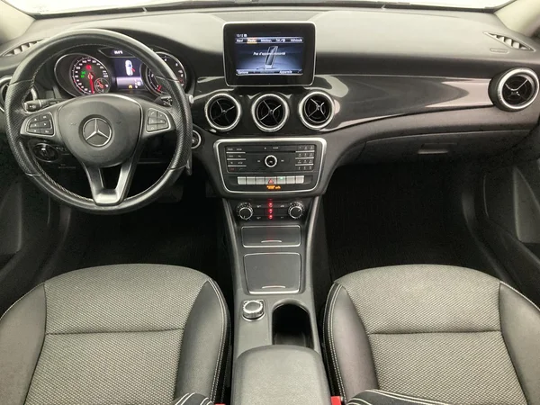 MERCEDES-BENZ CLA 200 (2019) — foto 15 van 36