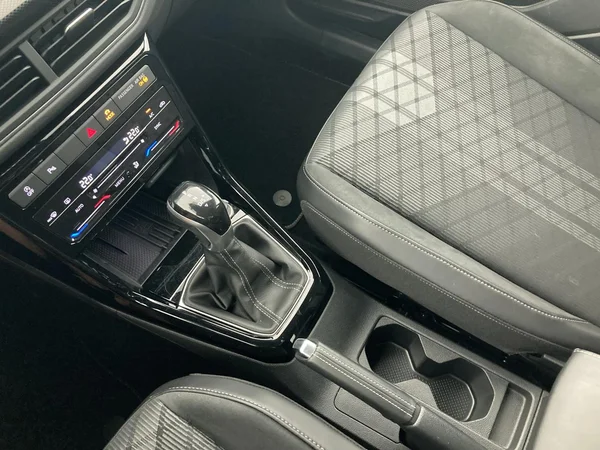 VOLKSWAGEN T-Cross (2025) — foto 18 van 36