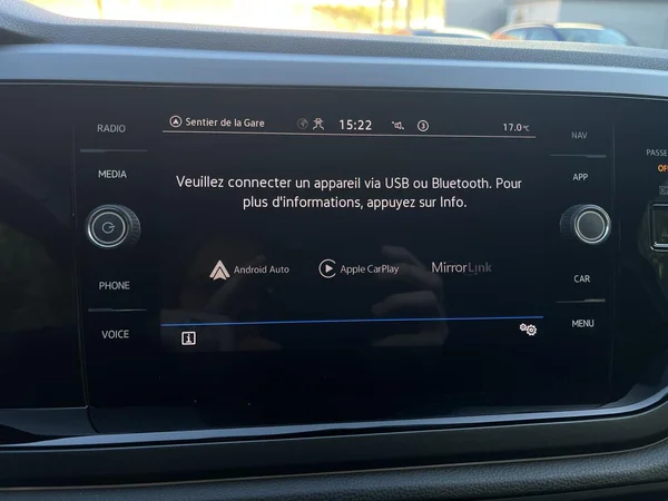 VOLKSWAGEN Polo (2023) — foto 2 van 17