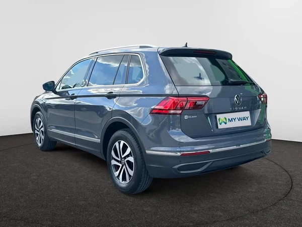 VOLKSWAGEN Tiguan (2022) — foto 20 van 21