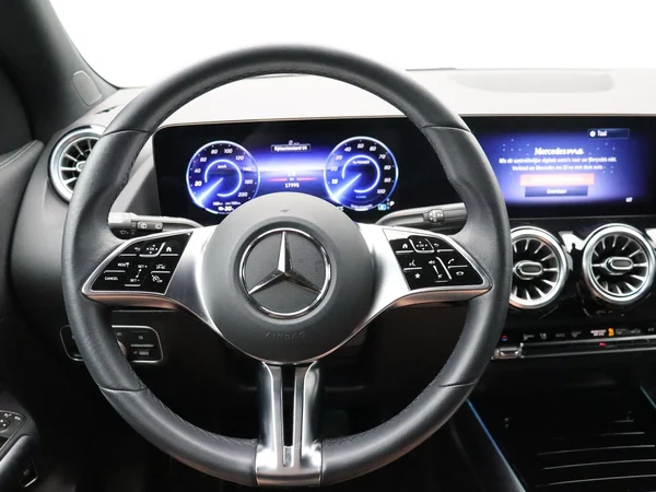 Mercedes-Benz EQA (2024) — foto 5 van 27