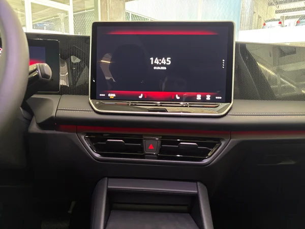 VOLKSWAGEN Tiguan (2026) — foto 13 van 24