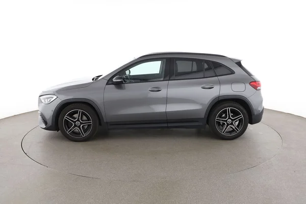 Mercedes-Benz GLA-Klasse (2021) — foto 9 van 16