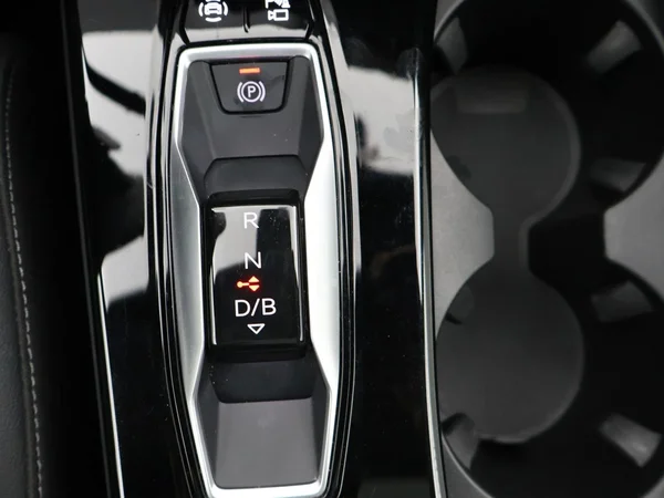 AUDI Q6 e-tron (2025) — foto 18 van 29