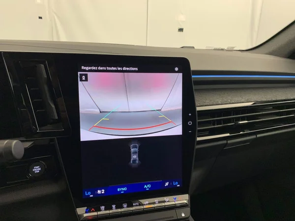 Renault Rafale E-TECH (HEV) (2026) — foto 11 van 24